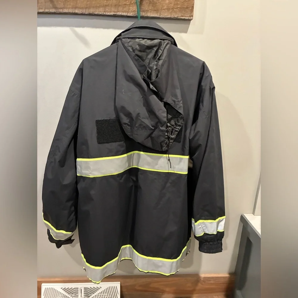 Gerber Outerwear Black High-Visibility Raincoat Black Men’s size XL Police, Fire - Picture 2 of 4